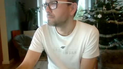 Snapshot of darkhaired34 chatting on December 30, 2024, 7:37 am darkhaired34 online show from December 30, 2024, 7:37 am