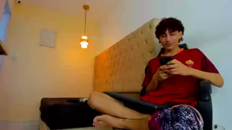 darkknightx01 online show from October 16, 2025, 2:01 am