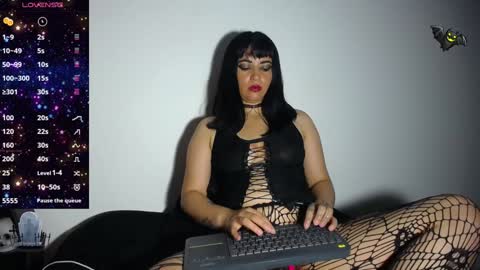  Camila online show from December 18, 2024, 6:53 am