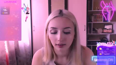 Snapshot of darklovebby chatting on March 5, 2025, 6:33 am Lana Jack and Tom online show from March 5, 2025, 6:33 am