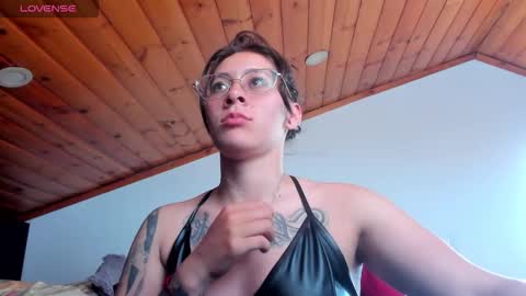 Snapshot of darkness_joones chatting on February 2, 2026, 6:28 pm Darkness online show from February 2, 2026, 6:28 pm