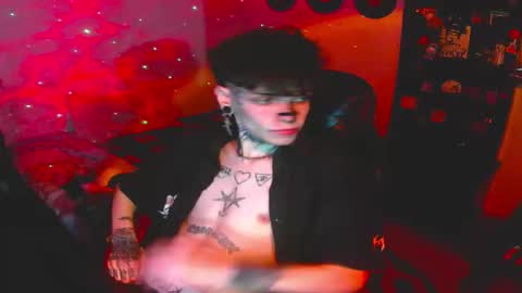 Snapshot of darkness_prince_x chatting on October 14, 2025, 4:35 am online show from October 14, 2025, 4:35 am