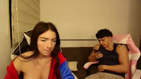 darkpleasuress online show from November 26, 2025, 7:31 am