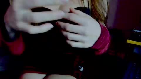 Snapshot of darkskullmistress chatting on January 19, 2025, 3:29 am roseredgoddess online show from January 19, 2025, 3:29 am