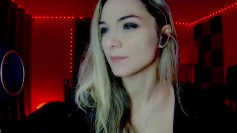 Snapshot of darkskullmistress chatting on November 6, 2025, 4:02 am roseredgoddess online show from November 6, 2025, 4:02 am