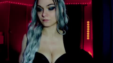 roseredgoddess online show from May 27, 2026, 1:57 am
