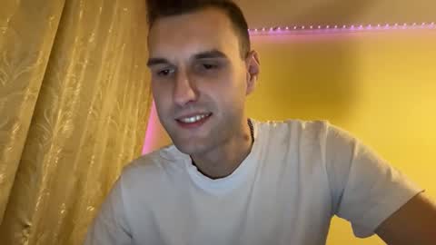 Snapshot of darktempt_ chatting on November 13, 2025, 8:30 pm Nick online show from November 13, 2025, 8:30 pm