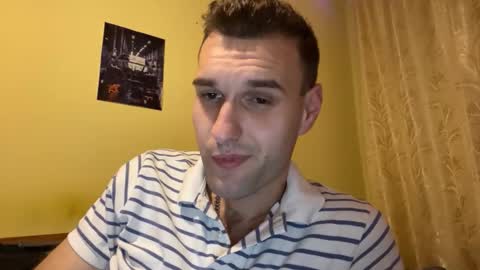 Snapshot of darktempt_ chatting on November 17, 2025, 8:14 pm Nick online show from November 17, 2025, 8:14 pm