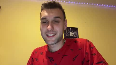 Snapshot of darktempt_ chatting on November 19, 2025, 10:32 pm Nick online show from November 19, 2025, 10:32 pm