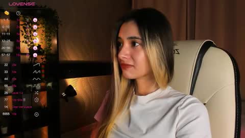 Belle online show from October 15, 2025, 3:50 am