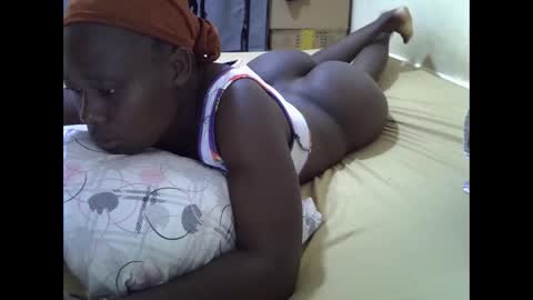 Snapshot of darling_ella chatting on October 9, 2025, 3:04 am darling_ella online show from October 9, 2025, 3:04 am