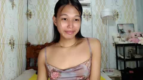 Snapshot of darling_sweetheartxx chatting on April 24, 2026, 6:21 pm YOUR ATHENA online show from April 24, 2026, 6:21 pm