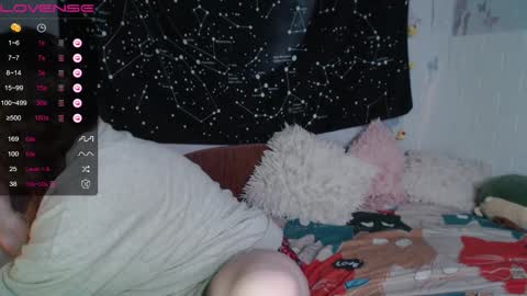 Snapshot of darling_tony18 chatting on February 4, 2026, 12:11 pm darling_tony18 online show from February 4, 2026, 12:11 pm