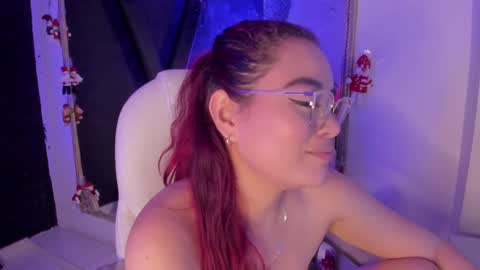 Snapshot of darlingbdsm_ chatting on December 30, 2024, 4:40 pm Darling online show from December 30, 2024, 4:40 pm