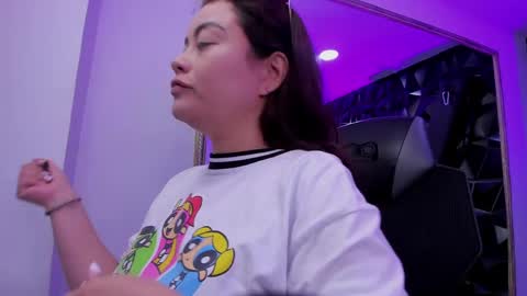 Darling online show from April 1, 2026, 1:23 pm