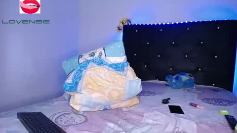 Snapshot of darlyng_cazanova chatting on October 12, 2025, 6:40 pm louis davila online show from October 12, 2025, 6:40 pm
