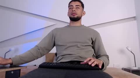 Kael online show from October 22, 2025, 1:33 pm