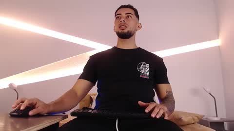 Kael online show from October 25, 2025, 1:40 pm