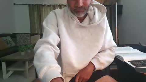 darryl43321 online show from May 18, 2026, 5:30 pm
