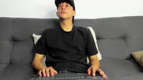 Snapshot of darsel_night chatting on December 17, 2025, 7:53 pm darsel_night online show from December 17, 2025, 7:53 pm