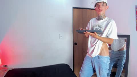 darwin_stark online show from May 8, 2026, 7:46 am