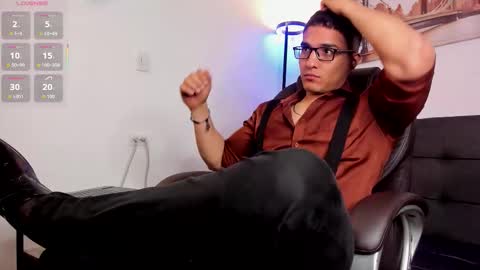 Snapshot of dash_bukoski chatting on December 17, 2025, 12:11 pm Dash online show from December 17, 2025, 12:11 pm