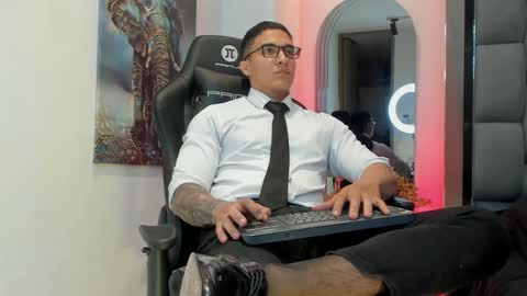 Snapshot of dash_bukoski chatting on February 6, 2026, 1:25 pm Dash online show from February 6, 2026, 1:25 pm