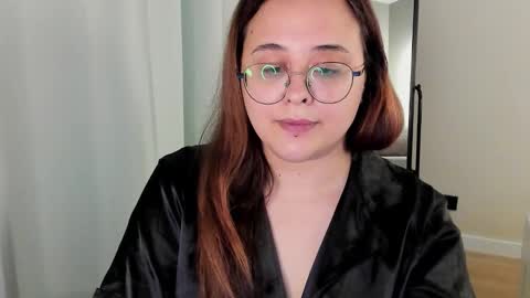 dashaprivet online show from November 28, 2025, 9:56 am