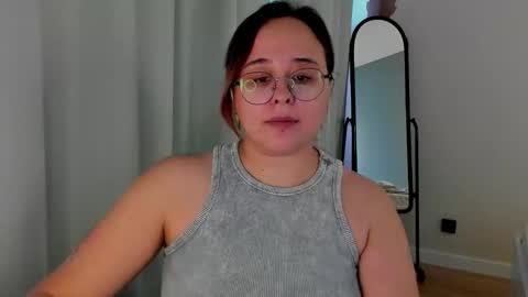 dashaprivet online show from December 5, 2025, 7:39 am