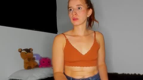 Dafne online show from March 19, 2026, 9:08 pm