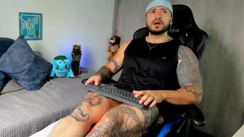 DAVE MAX online show from November 16, 2025, 2:44 pm