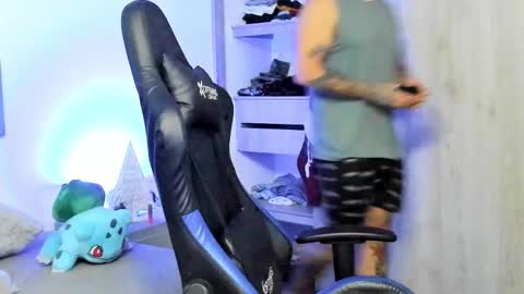 DAVE MAX online show from November 28, 2025, 10:07 am