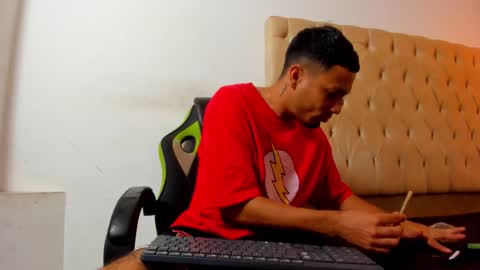 Snapshot of dave_skinnycum420 chatting on October 28, 2025, 7:01 am dave online show from October 28, 2025, 7:01 am