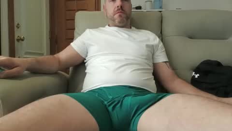 Snapshot of davecomplet chatting on November 17, 2025, 3:51 pm Dave online show from November 17, 2025, 3:51 pm