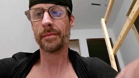 Snapshot of david1982yesyes chatting on May 13, 2026, 2:53 am david1982yesyes online show from May 13, 2026, 2:53 am
