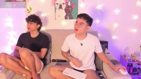 Snapshot of david_and_friend chatting on February 4, 2026, 2:01 pm david_and_friend online show from February 4, 2026, 2:01 pm