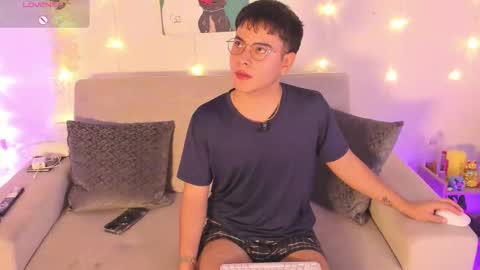 Snapshot of david_and_friend chatting on February 10, 2026, 12:42 pm david_and_friend online show from February 10, 2026, 12:42 pm