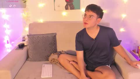 Snapshot of david_and_friend chatting on February 11, 2026, 12:48 am david_and_friend online show from February 11, 2026, 12:48 am