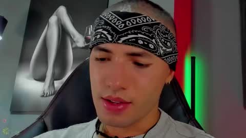 David Jons online show from November 9, 2025, 11:58 pm