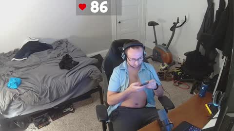 Snapshot of david_novabear chatting on December 6, 2024, 12:45 am David online show from December 6, 2024, 12:45 am