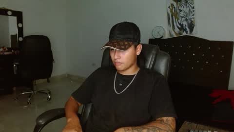 Snapshot of davidbless chatting on December 19, 2025, 2:18 am David Bless online show from December 19, 2025, 2:18 am