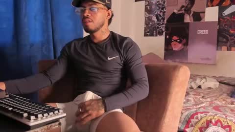 Snapshot of davide_daniels chatting on October 23, 2025, 11:42 am Davide online show from October 23, 2025, 11:42 am