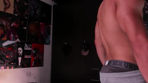 Snapshot of davide_daniels chatting on December 16, 2025, 8:58 pm Davide online show from December 16, 2025, 8:58 pm