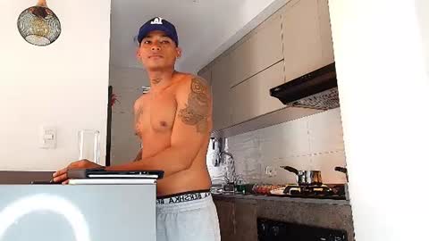 Snapshot of davidmarquez98 chatting on July 2, 2026, 9:54 pm Yef online show from July 2, 2026, 9:54 pm