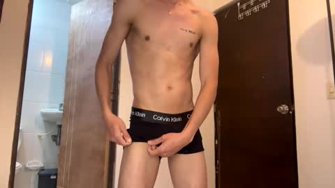 Snapshot of davidsmile28 chatting on January 6, 2026, 3:54 am davidsmile28 online show from January 6, 2026, 3:54 am