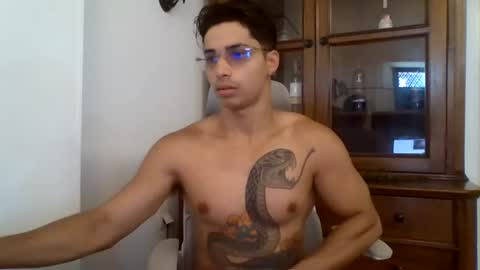Snapshot of davidtresh5 chatting on June 23, 2026, 11:52 am Davidtresh5 online show from June 23, 2026, 11:52 am