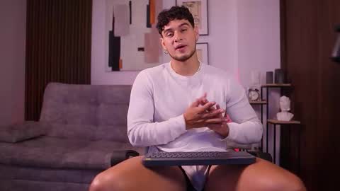 Snapshot of davies_brown chatting on December 17, 2025, 8:04 pm Davies brown schedule 12pm to 5pm col time online show from December 17, 2025, 8:04 pm