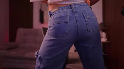 Snapshot of davies_brown chatting on December 20, 2025, 8:27 pm Davies brown schedule 12pm to 5pm col time online show from December 20, 2025, 8:27 pm