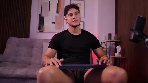 Snapshot of davies_brown chatting on January 5, 2026, 10:35 pm Davies brown schedule 12pm to 5pm col time online show from January 5, 2026, 10:35 pm