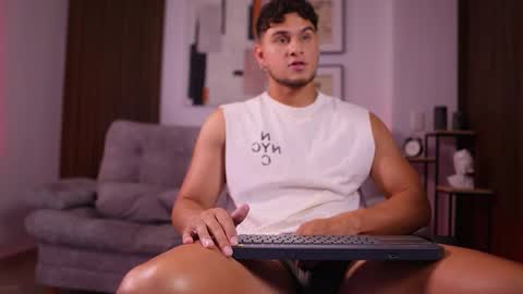 Snapshot of davies_brown chatting on February 13, 2026, 8:16 pm Davies brown schedule 12pm to 5pm col time online show from February 13, 2026, 8:16 pm